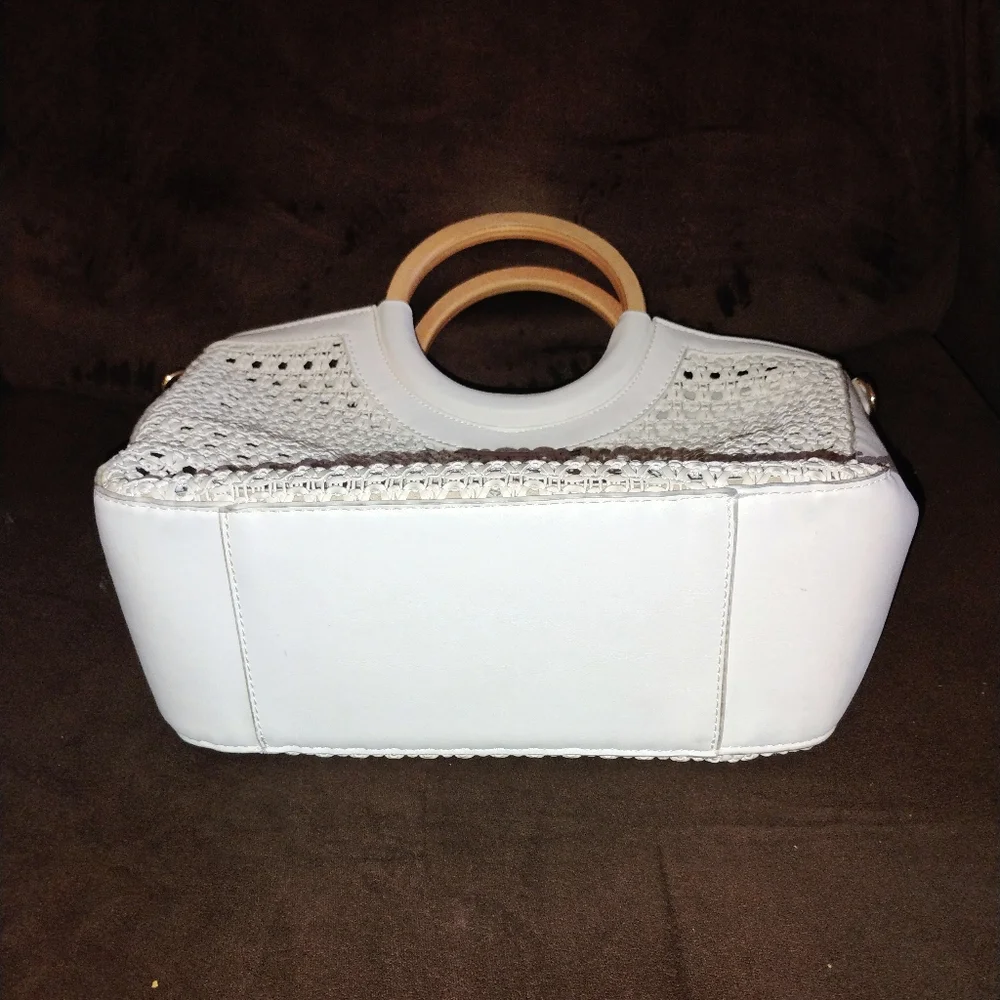 Mali + Lili Brielle Woven Tote w/ Removable Pouch 2-in-1 White Purse Wood Handle